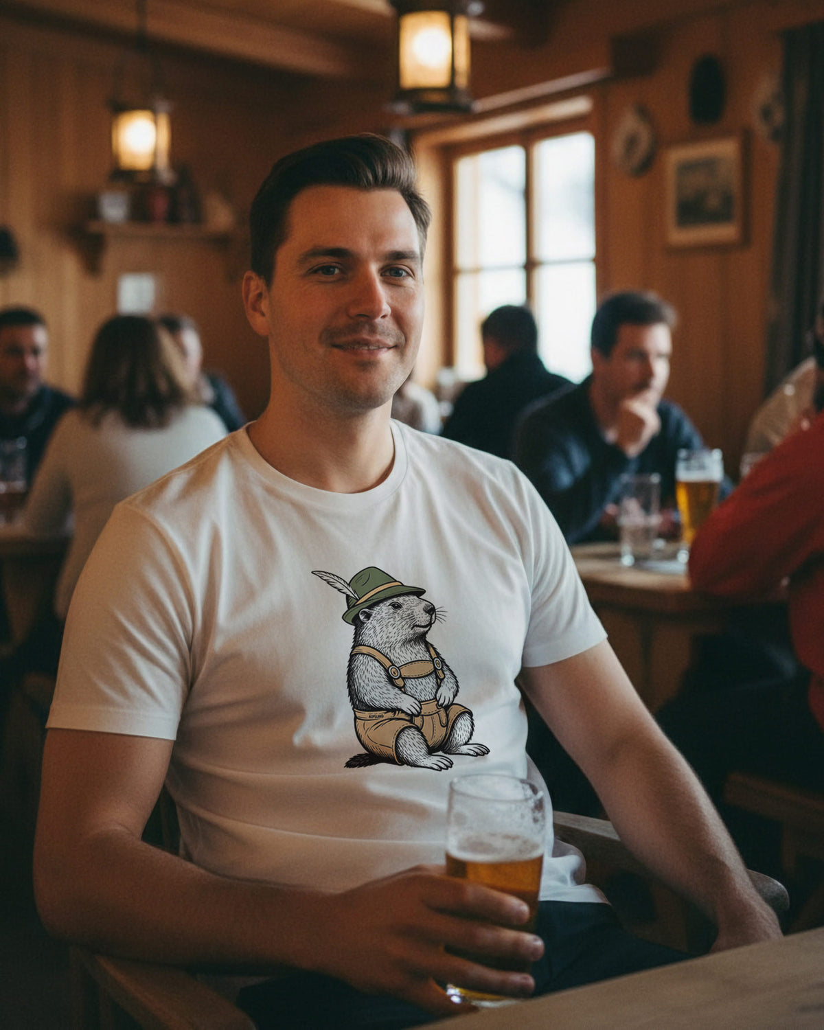Murmeltier in Lederhosen Herren Bio T-Shirt Lifestyle – Alpsland – Murmeltier, Alpen
