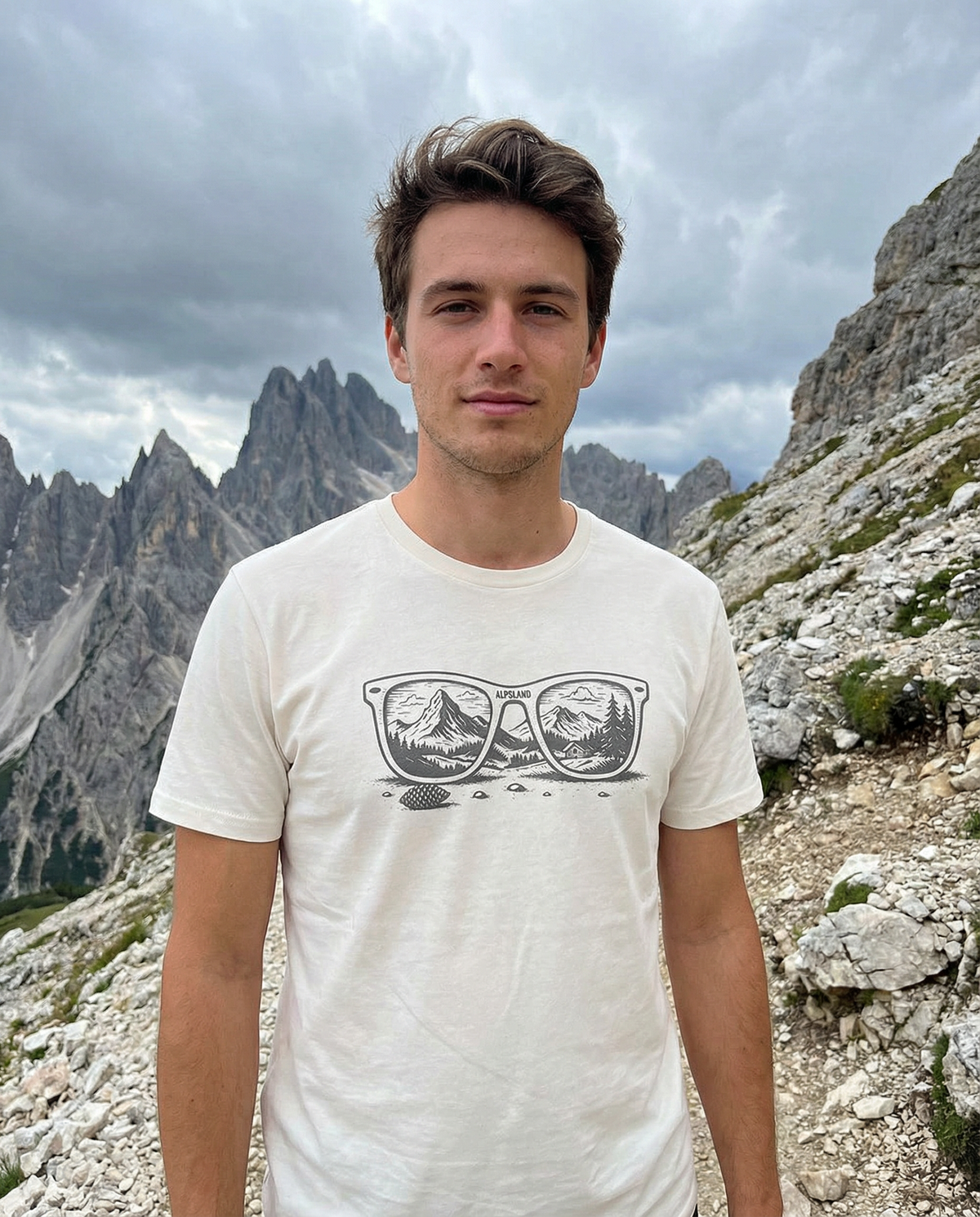 Alpenblick Herren Bio T-Shirt – Alpsland – Wandern, Berge, Alpen, Aussicht, Natur
