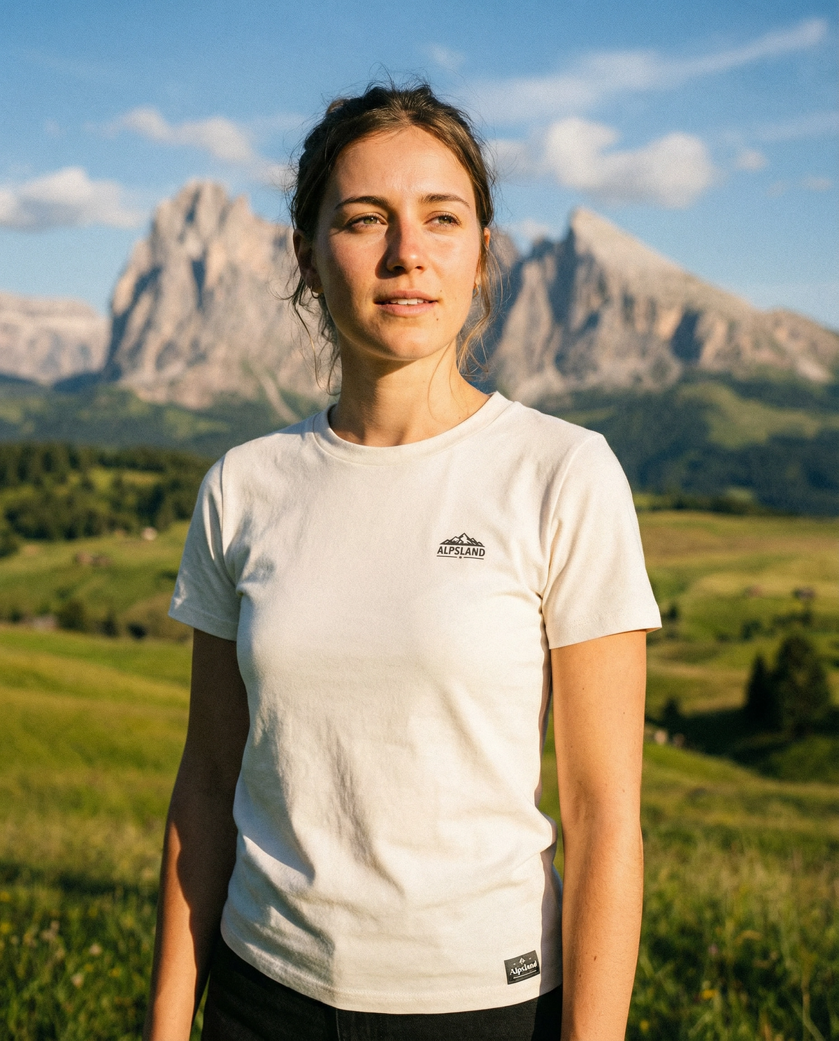 Wild and Alpine Damen Bio T-Shirt – Alpsland – Wandern, Natur, Alpen, Outdoor