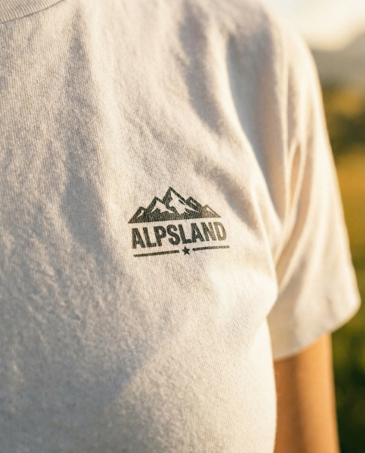Wild and Alpine Damen Bio T-Shirt – Alpsland – Wandern, Natur, Alpen, Outdoor