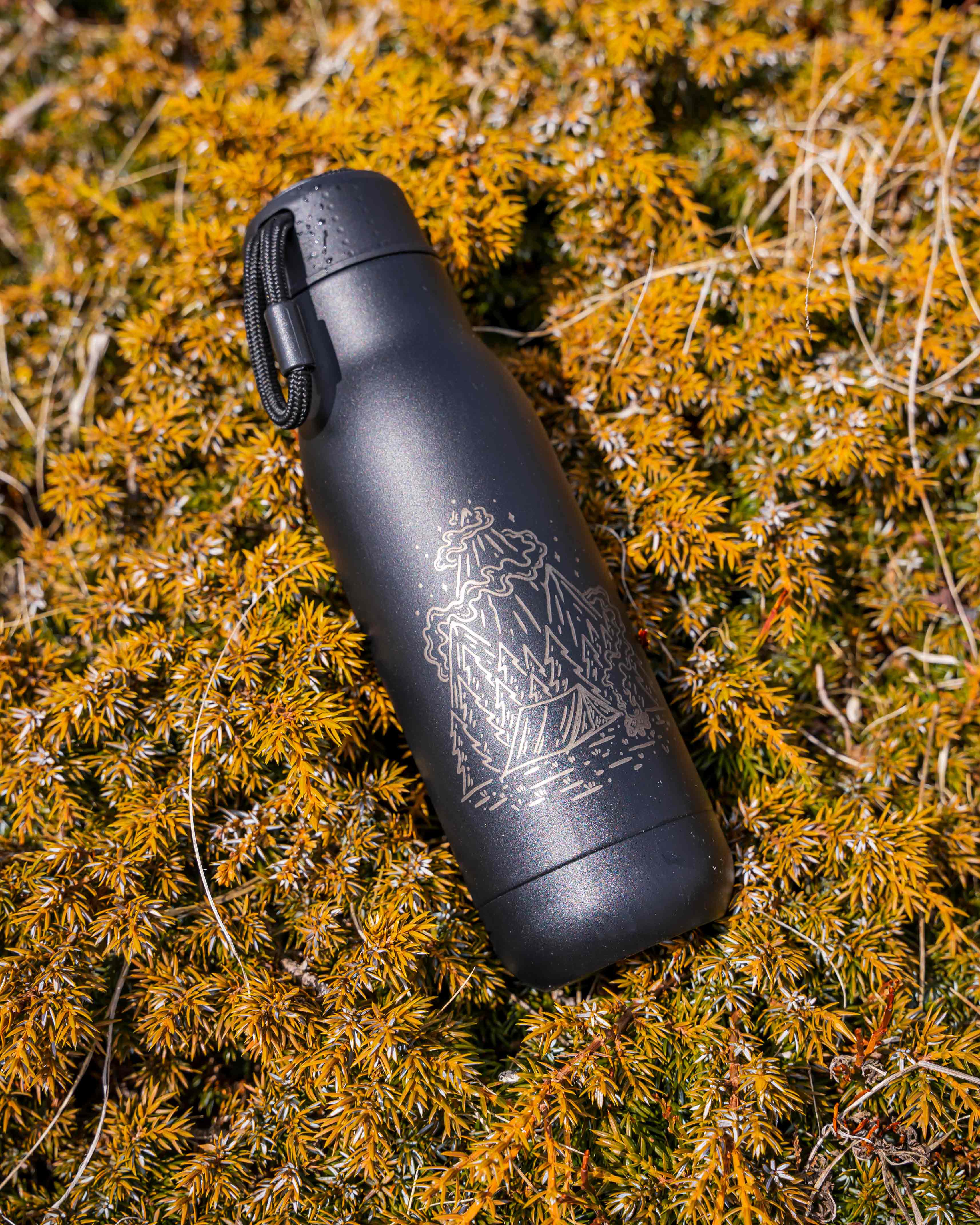 Stainless steel thermos bottle with engraving