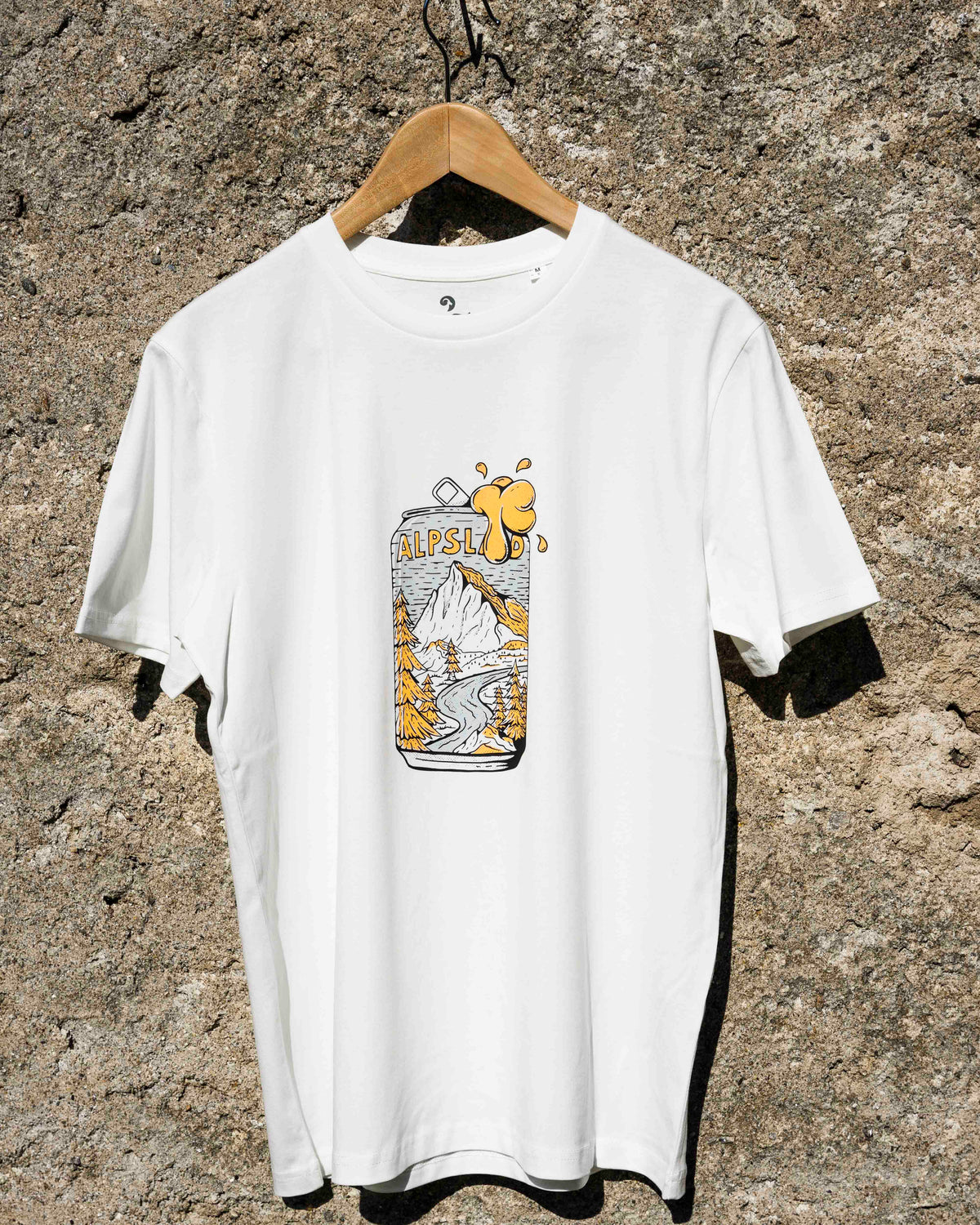 Gipfelbier Herren Bio T-Shirt – Alpsland – Wandern, Berge, Bier, Alpen